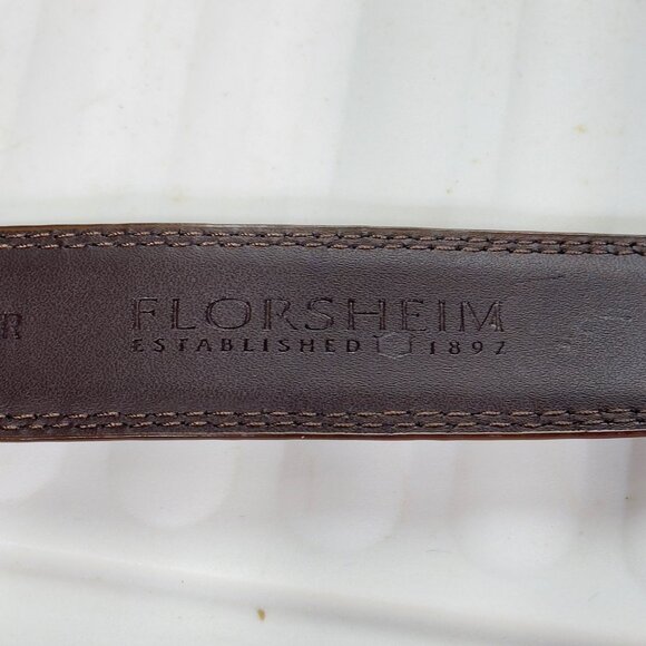 FLORSHEIM Mens Brown Leather Belt Silver Buckle Adjustable Fit Sleek  Size 36 - Picture 8 of 12